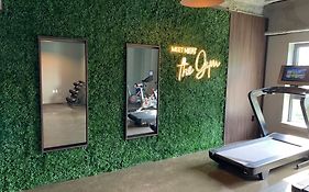Modern 2 Bed Furnished Apartment In Quincy